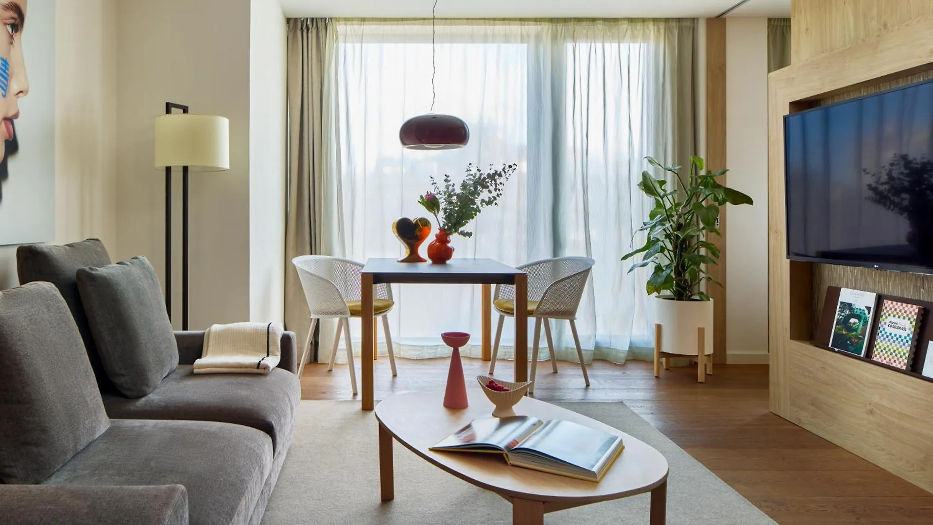 Hotel Me Barcelona 5*,